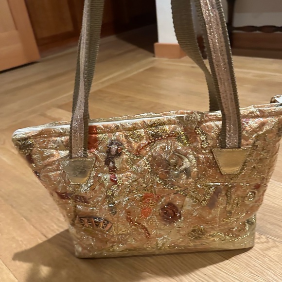 Vintage Gold Tote - Picture 10 of 10